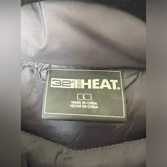 32 degree winter puffer jacket. Size large. - Picture 4 of 5